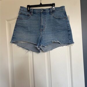 Abercrombie & Fitch The 90’s Relaxed Cutoff Short High Rise